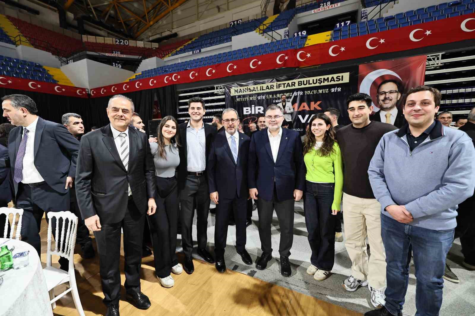 kasapoglu manisalilarla iftar sofrasinda bulustu 2 b22n4Vre