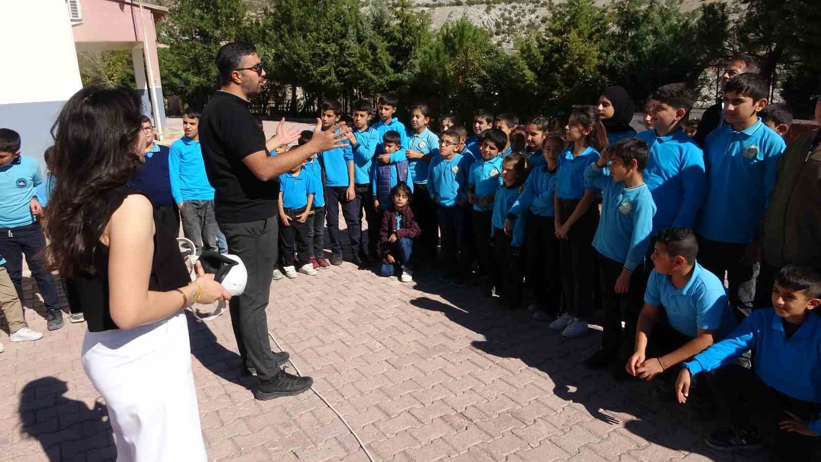 kasif 02 bilim ve teknolojiyi koy okullarindaki ogrencilerin ayagina goturuyor 2 EuCejVlS