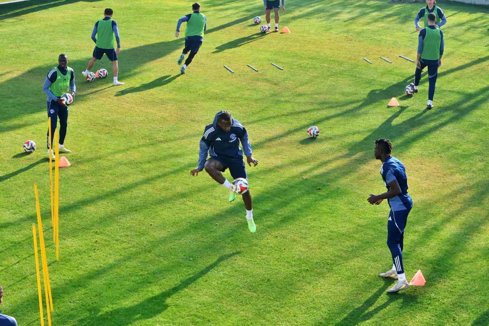 kasimpasa devre arasi calismalarini antalyada surduruyor 1 tIWksJf3