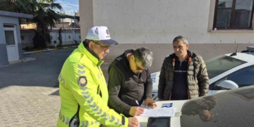 kaskla-servis-aracinin-camini-kiran-motosikletlinin-ehliyetine-el-konuldu-d1pUUMBm.jpg