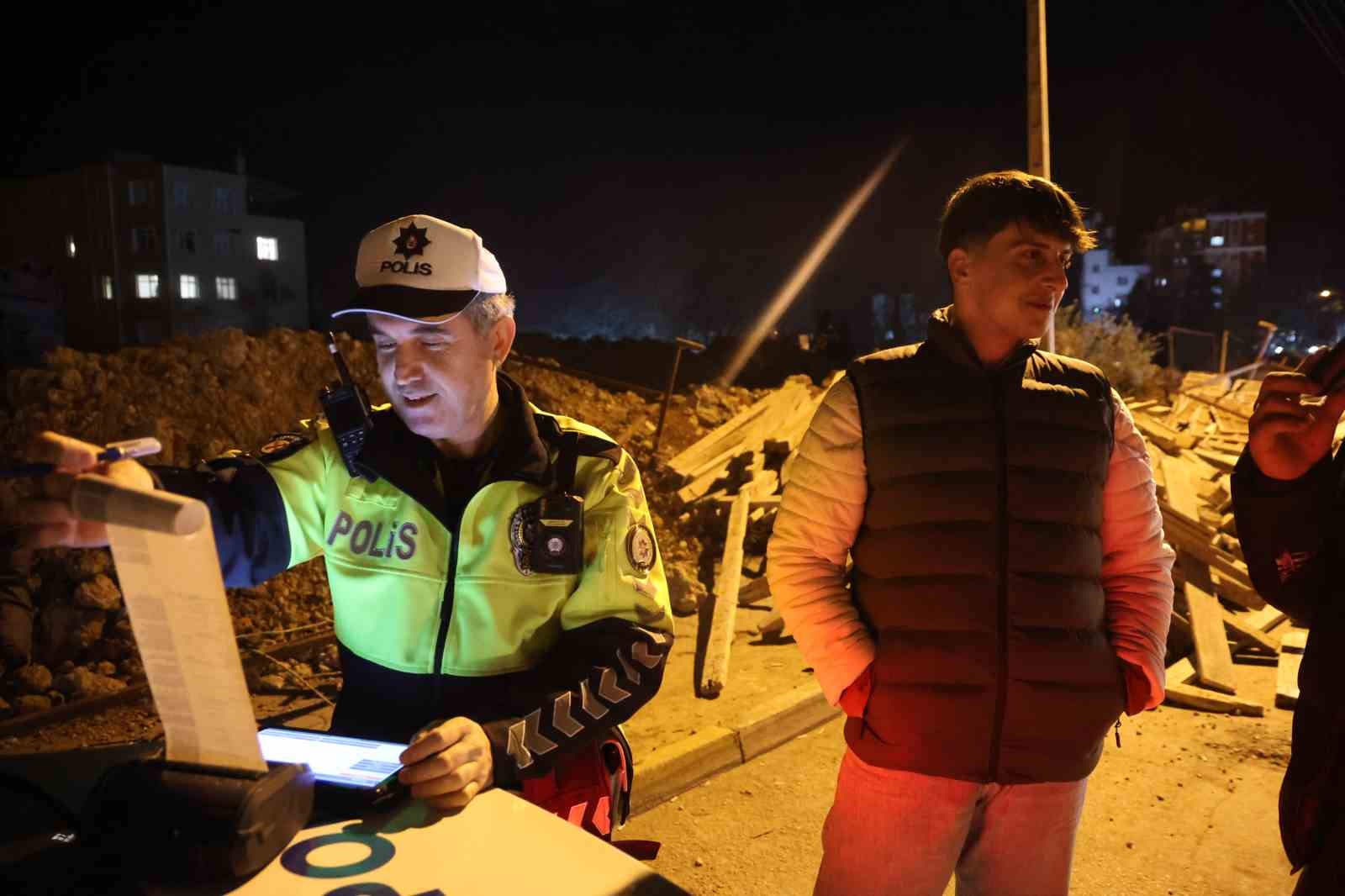 kasksiz surucuden polise ilginc teklif cezayi bana degil plakaya yazin 2 s37bUvJg