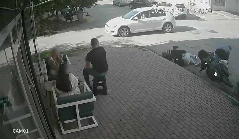 kasksiz yolcu kafasini kaldirima carpmaktan kil payi kurtuldu 1 lqejuXj7