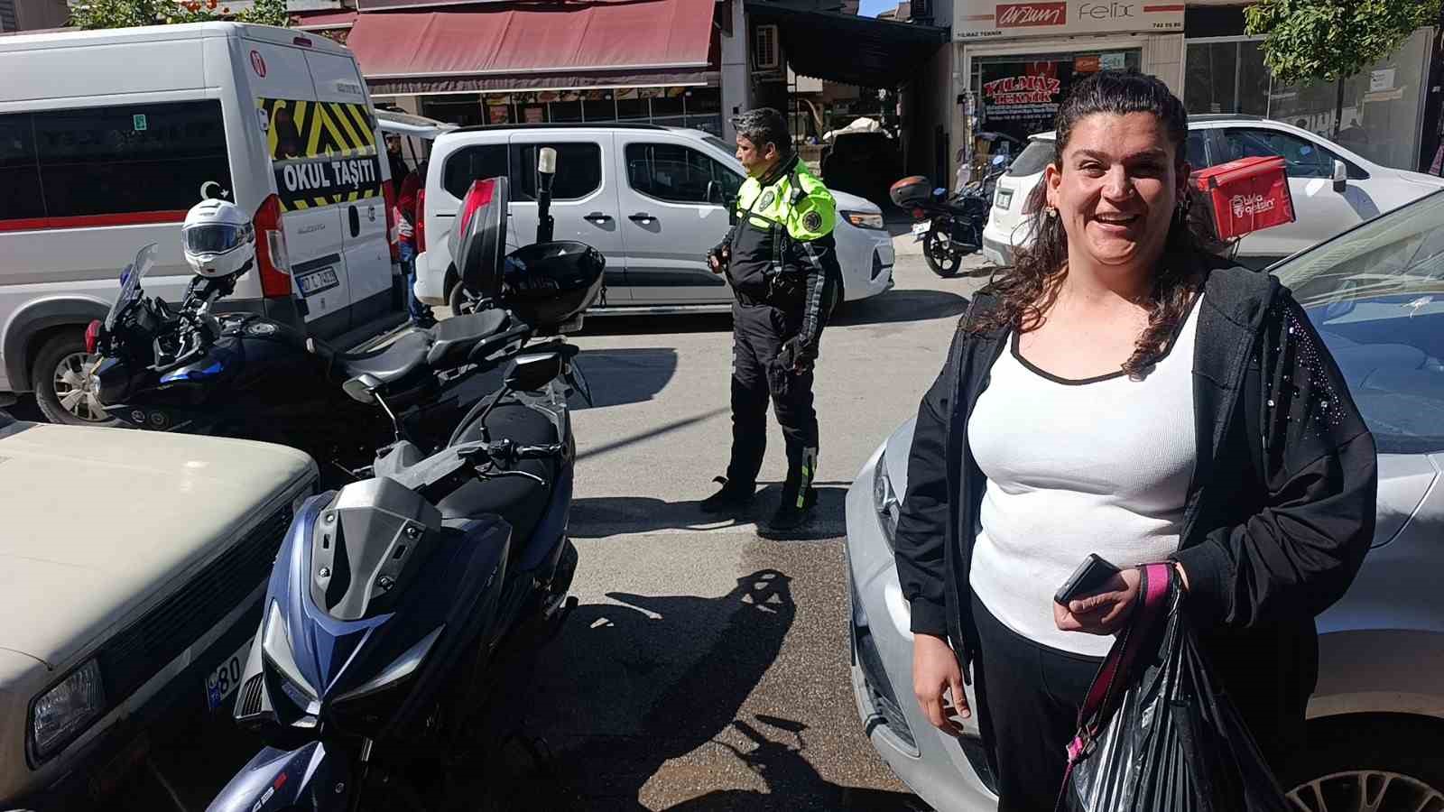 Kasktan ceza yememek için plakasını kapattı, yediği cezayı görünce hayatının pişmanlığını yaşadı 7 kasktan ceza yememek icin plakasini kapatti yedigi cezayi gorunce hayatinin pismanligini yasadi 3 d4RNLGPN