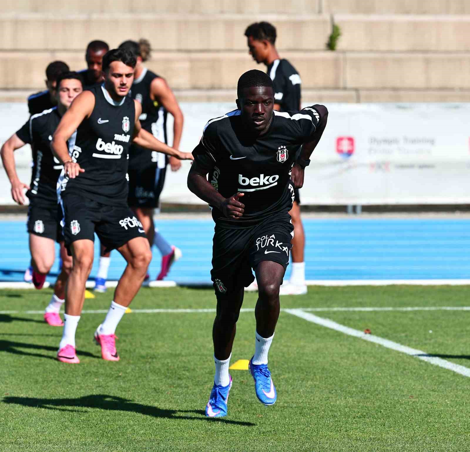 kassoum ouattara besiktas formasiyla ilk antrenmanina cikti 2 KPXn2dNv