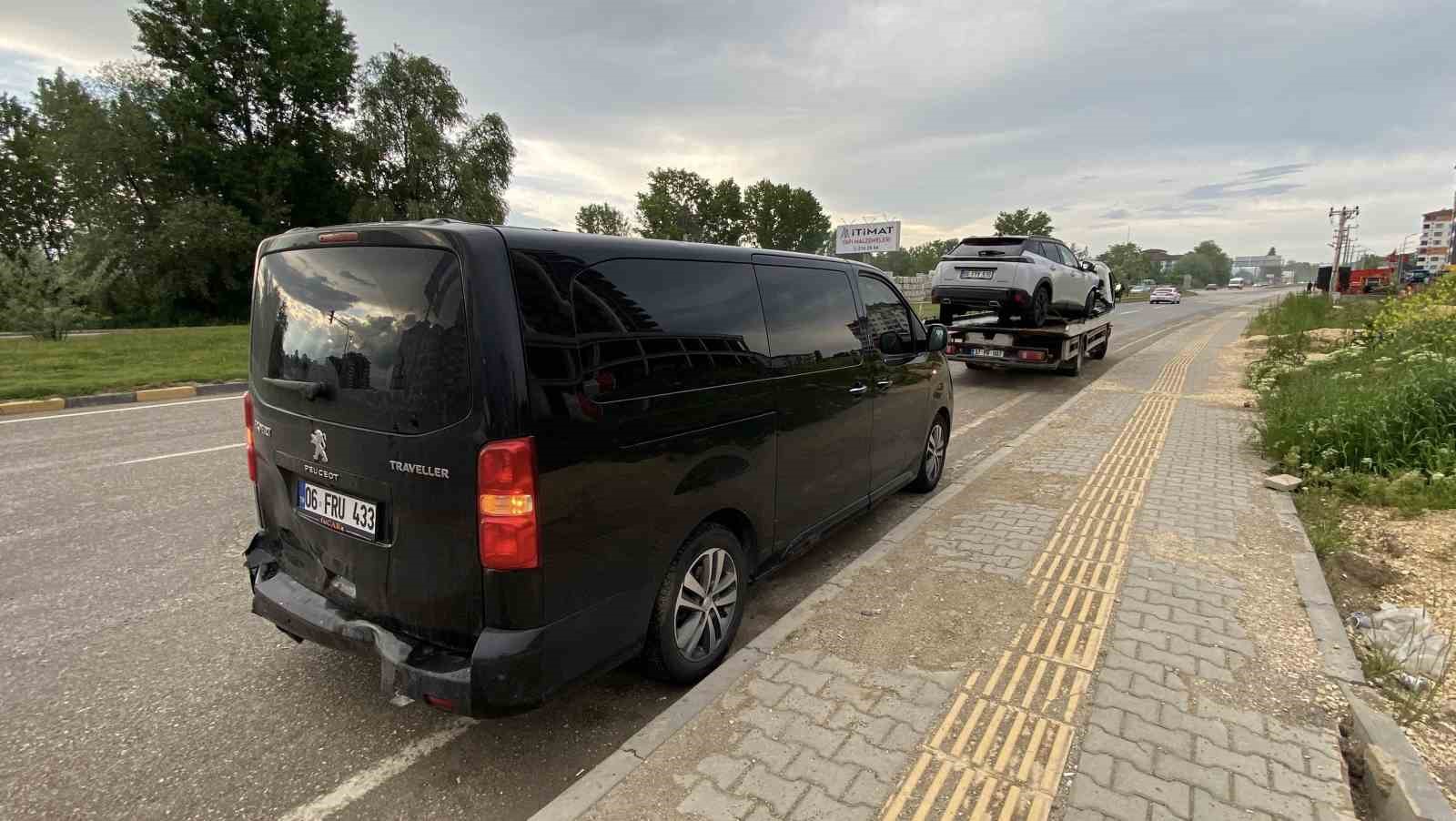 kastamonu 5 aracli zincirleme kaza 5 yarali 4 tsGSQYjb