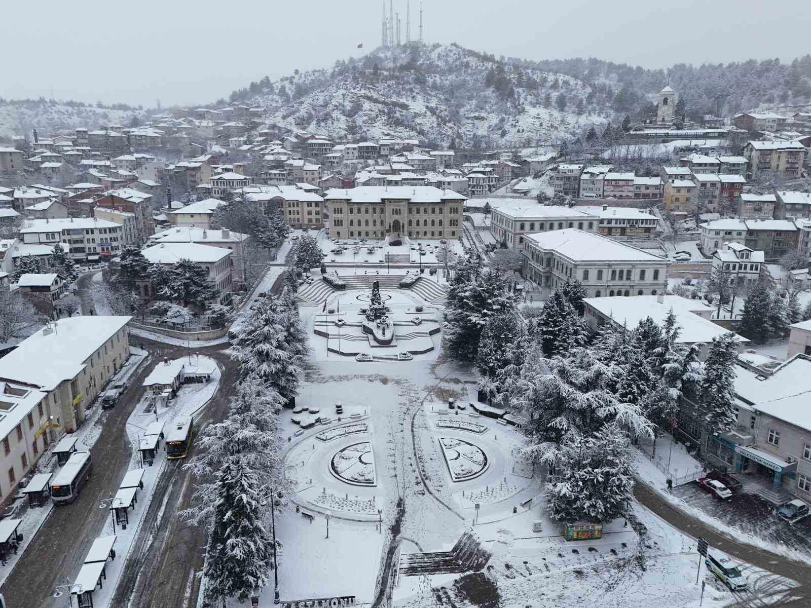 kastamonu beyaza burundu kent merkezinde ortaya kartpostallik goruntuler cikti 1 d9g4diRA