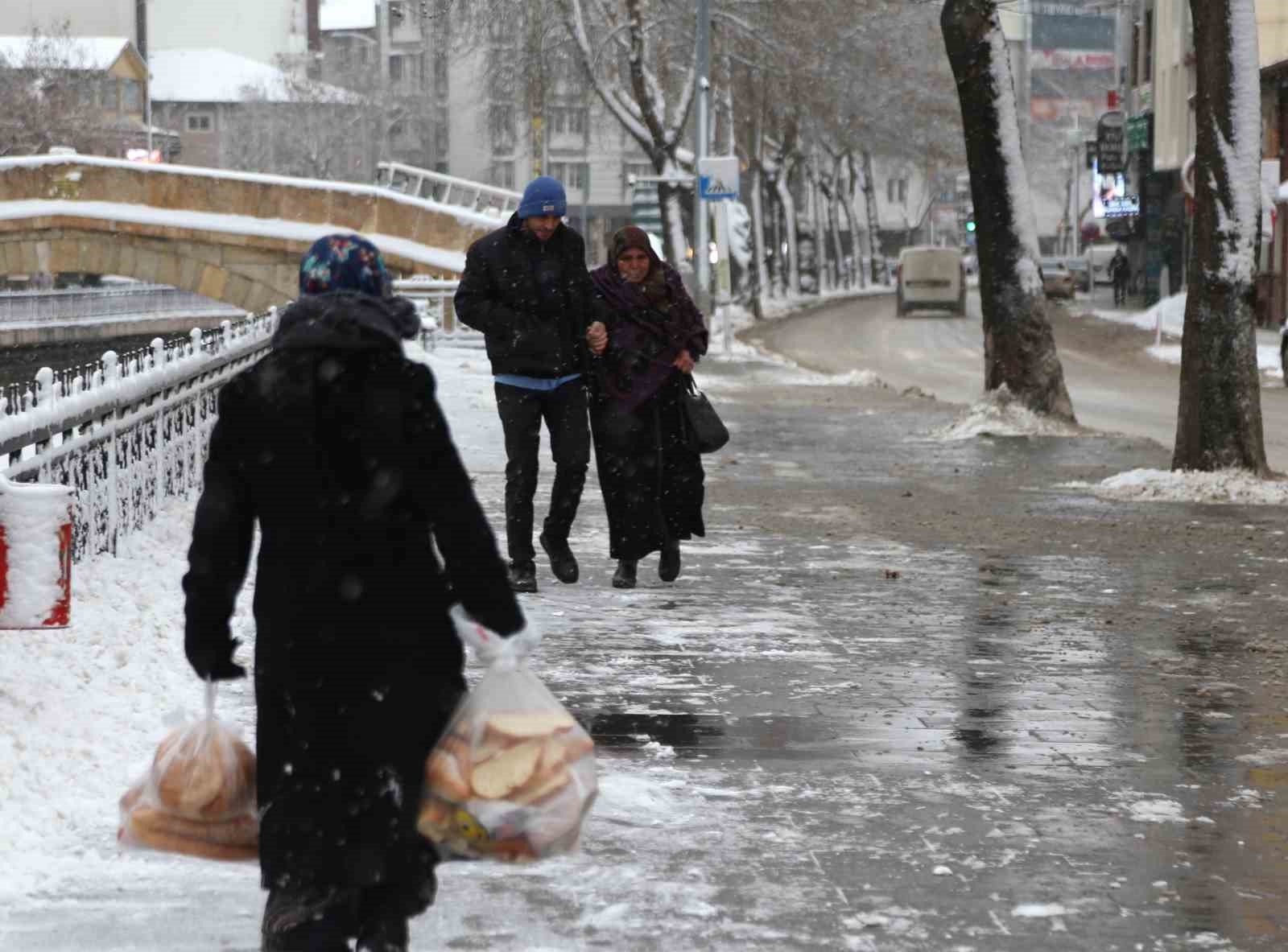 kastamonu beyaza burundu kent merkezinde ortaya kartpostallik goruntuler cikti 12 8WJs2VDT