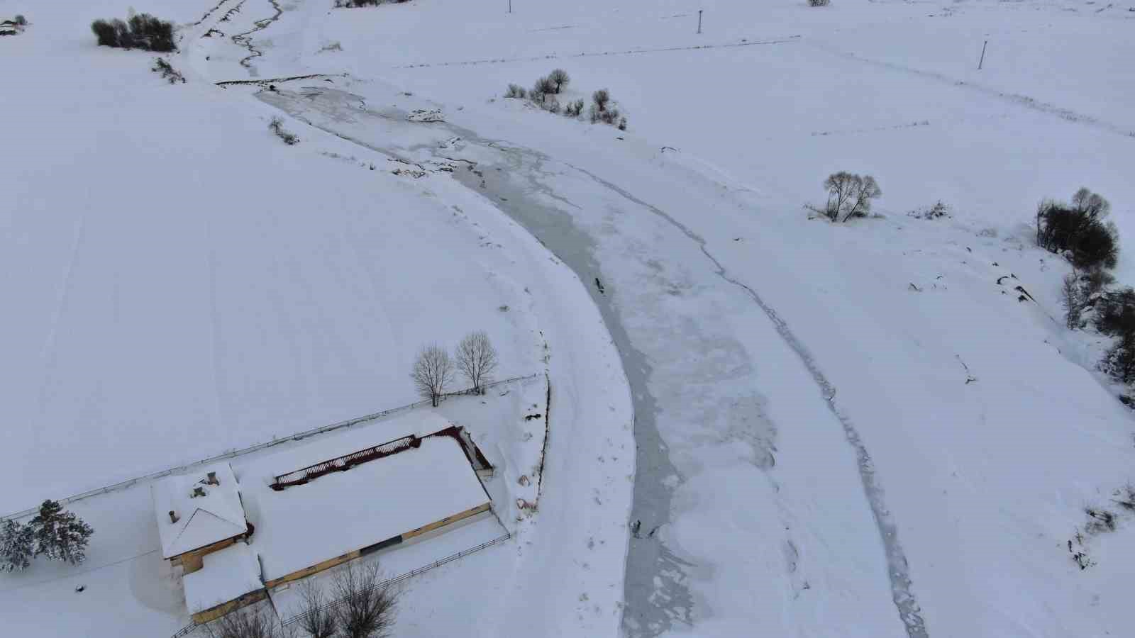 kastamonu buz kesti dereler barajlar ve goletler dondu 3 NQ89L2Ad
