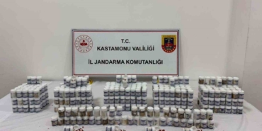 kastamonu-merkezli-3-ilde-zehir-tacirlerine-operasyon-16-tutuklama-Jwz34QOh.jpg