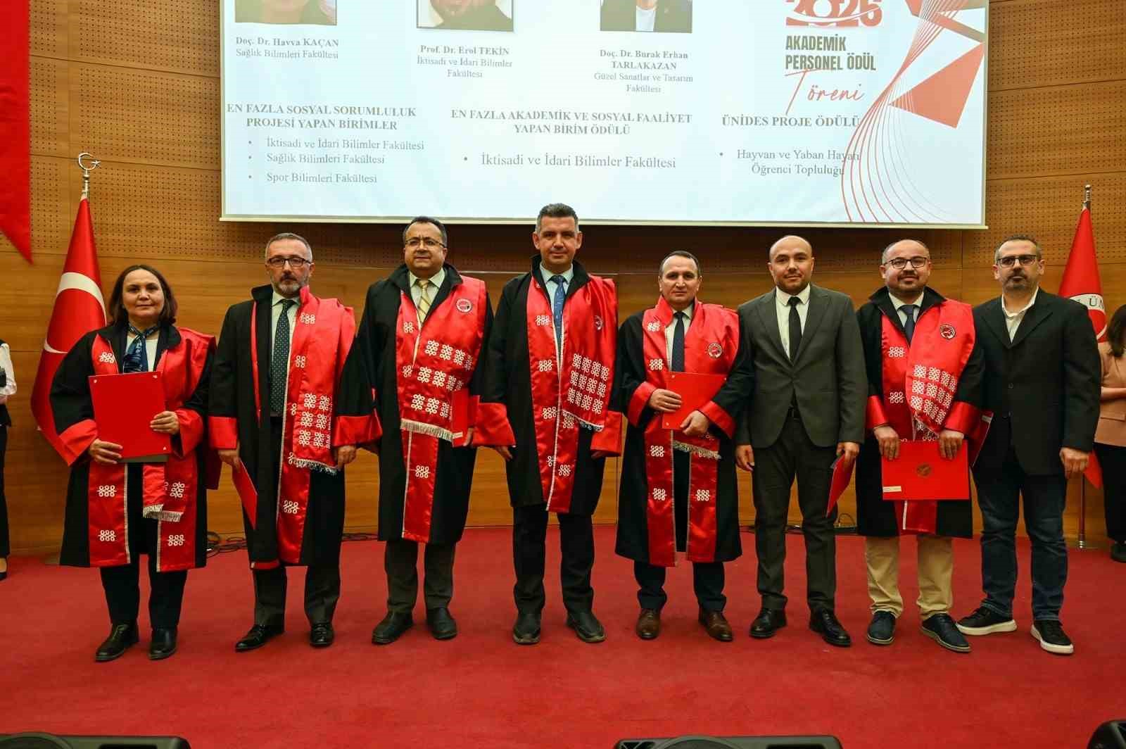 kastamonu universitesinde 89 akademisyen cubbe giydi 4 hAjScdSN