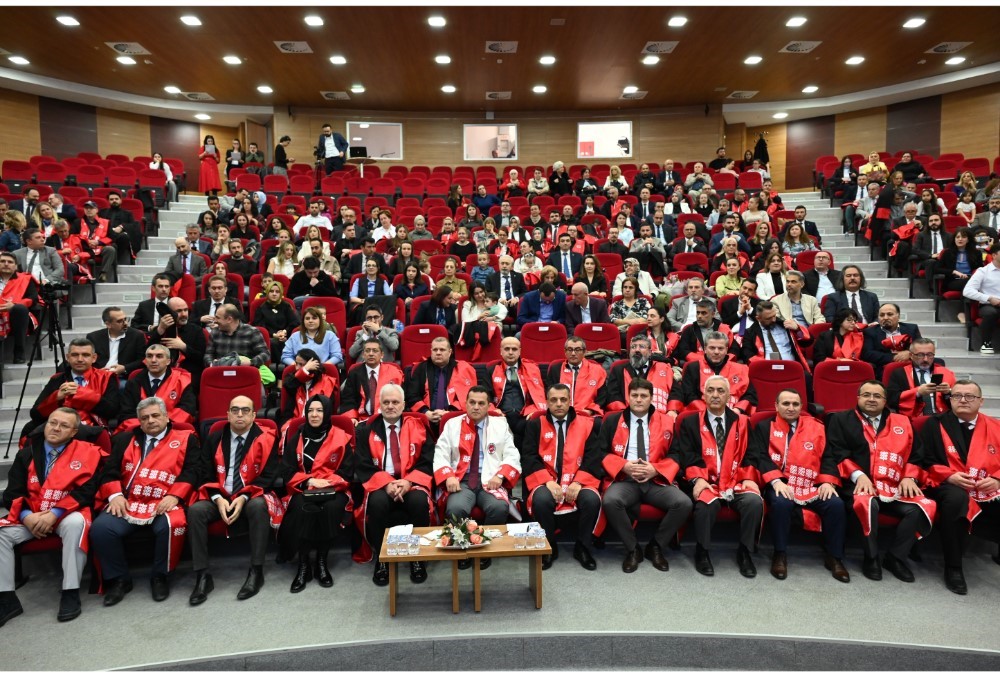 kastamonu universitesinde 89 akademisyen cubbe giydi 8 vBJzbmFF