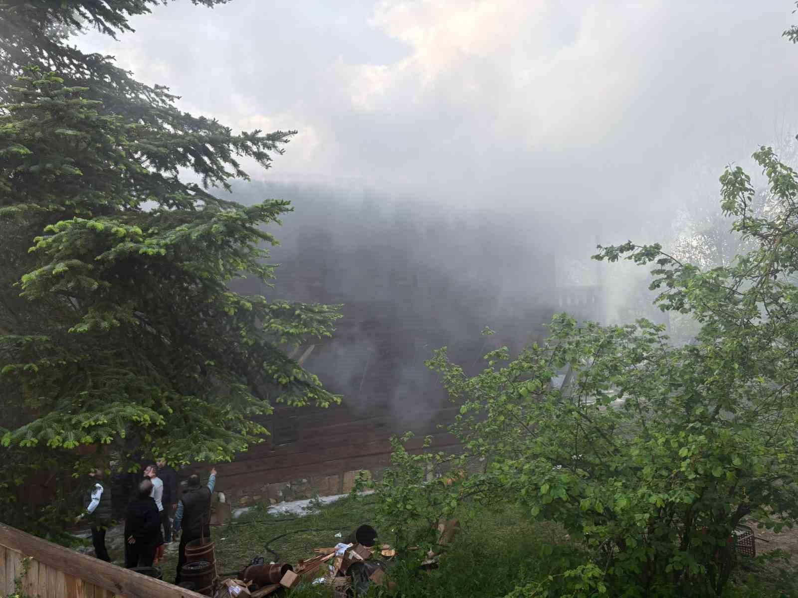 kastamonuda 250 yillik tarihi konak cikan yanginda hasar gordu 2 SAc9lK2z