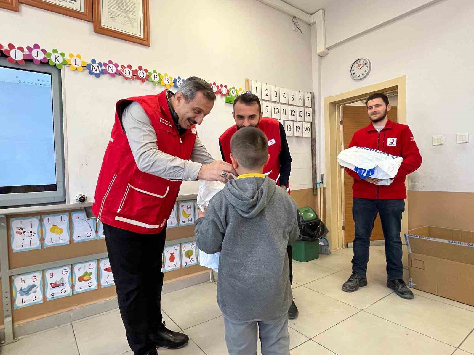 kastamonuda 6 bin 400 ogrencinin yuzu bayramlik kiyafetle gulduruldu 0 ZPU56Ii4