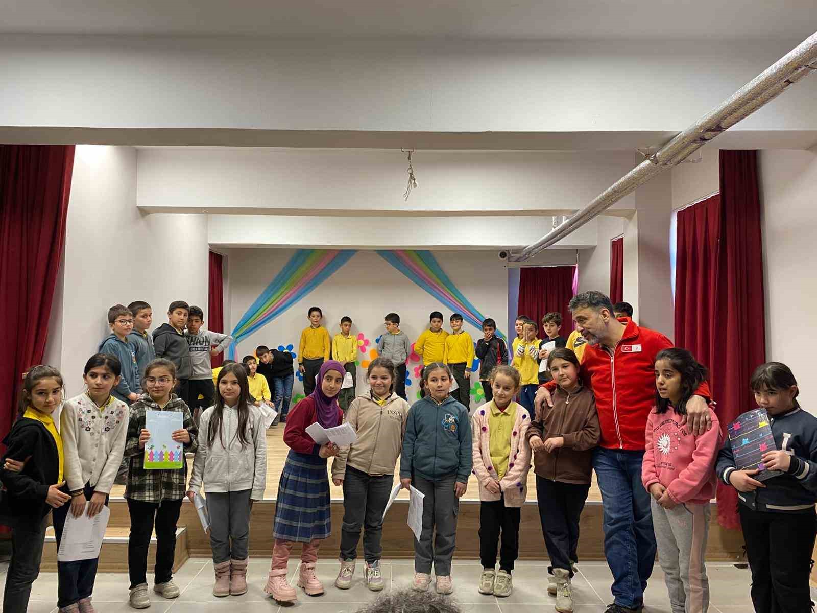 kastamonuda 6 bin 400 ogrencinin yuzu bayramlik kiyafetle gulduruldu 5 Wn9u2enk