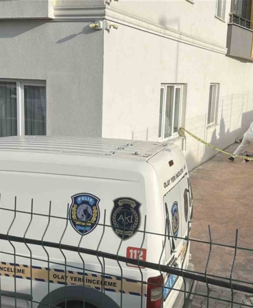 kastamonuda-7nci-kattaki-balkondan-dusen-genc-hayatini-kaybetti-VHjdqDLp.jpg