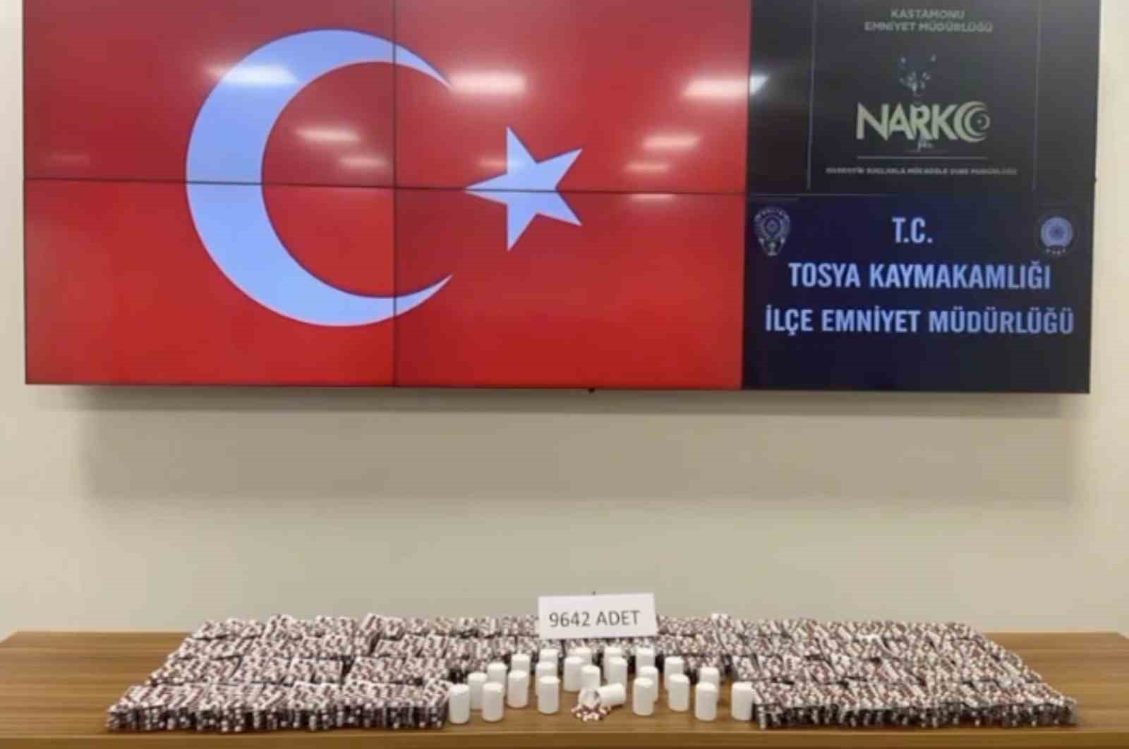 kastamonuda 9 bin 642 adet sentetik ecza hapi ele gecirildi 0 2lYbTQgR