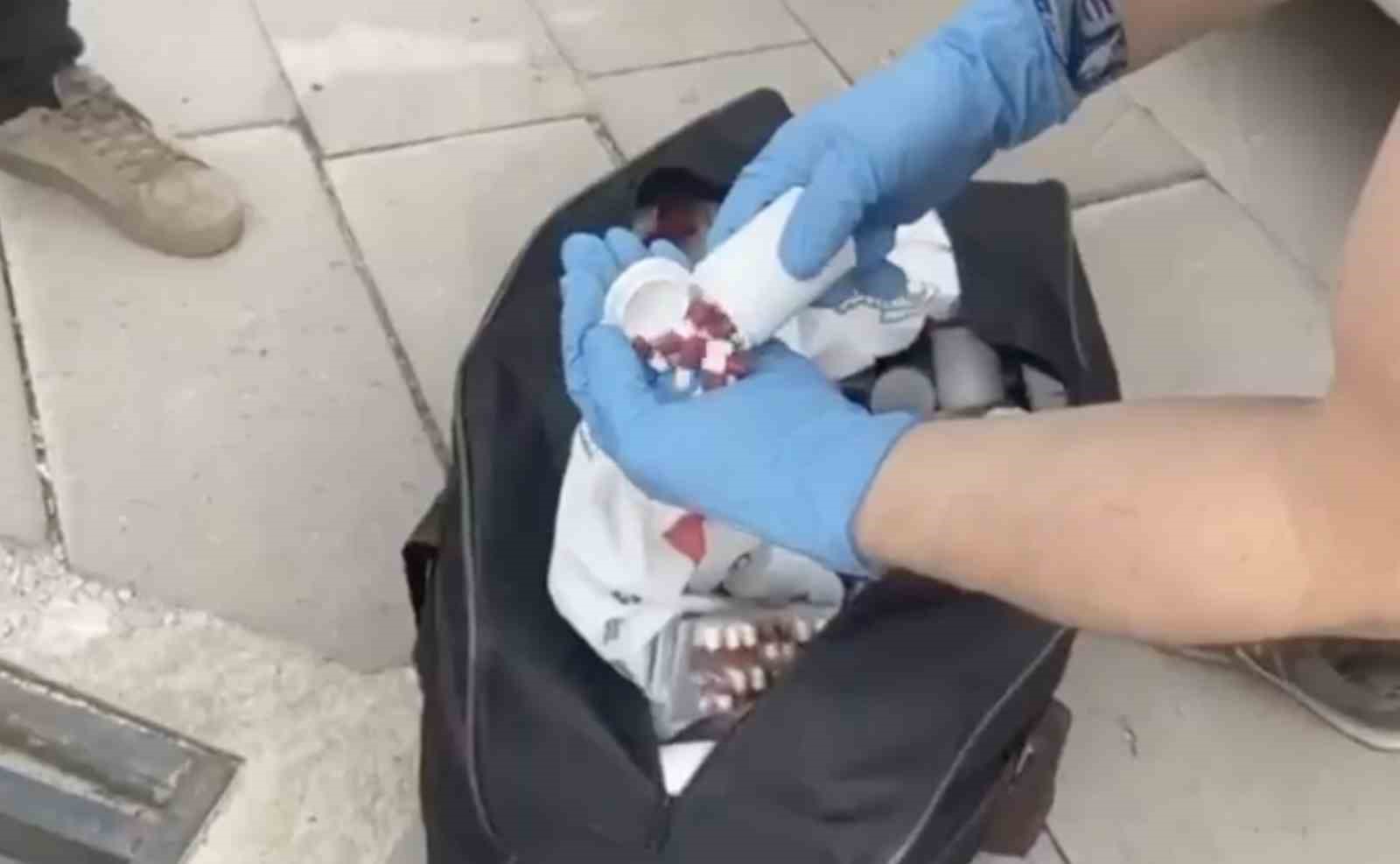 kastamonuda 9 bin 642 adet sentetik ecza hapi ele gecirildi 1 DA9yehHH
