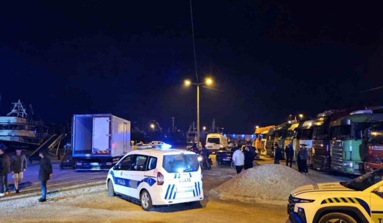 kastamonuda-balikci-barinaginda-cikan-kavgada-iki-kisi-yaralandi-XJeBSWGS.jpg