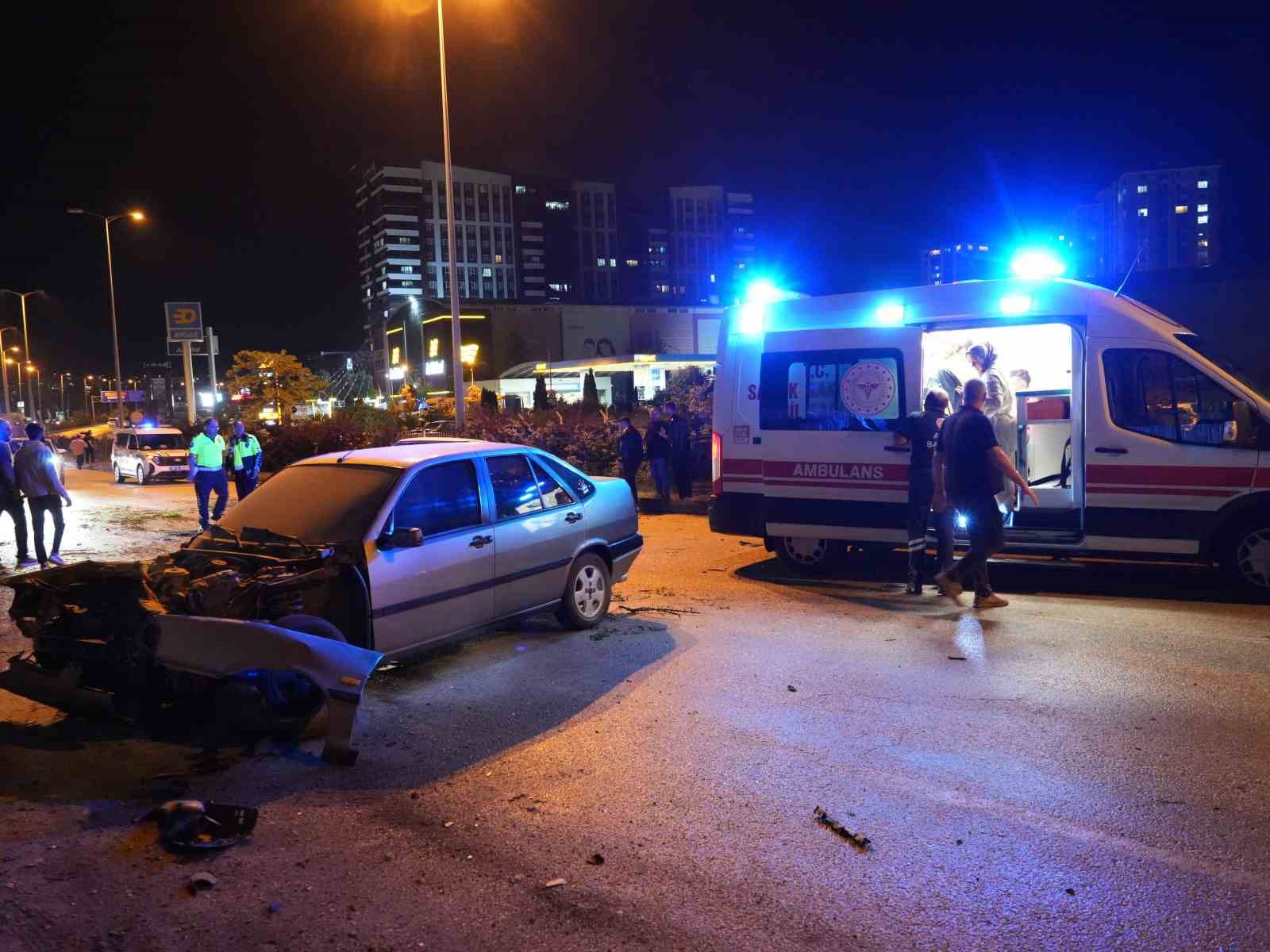 kastamonuda can pazari yaraliyi kurtarmaya calisanlara baska bir arac carpti 6 yarali 10 V1EsDEQH