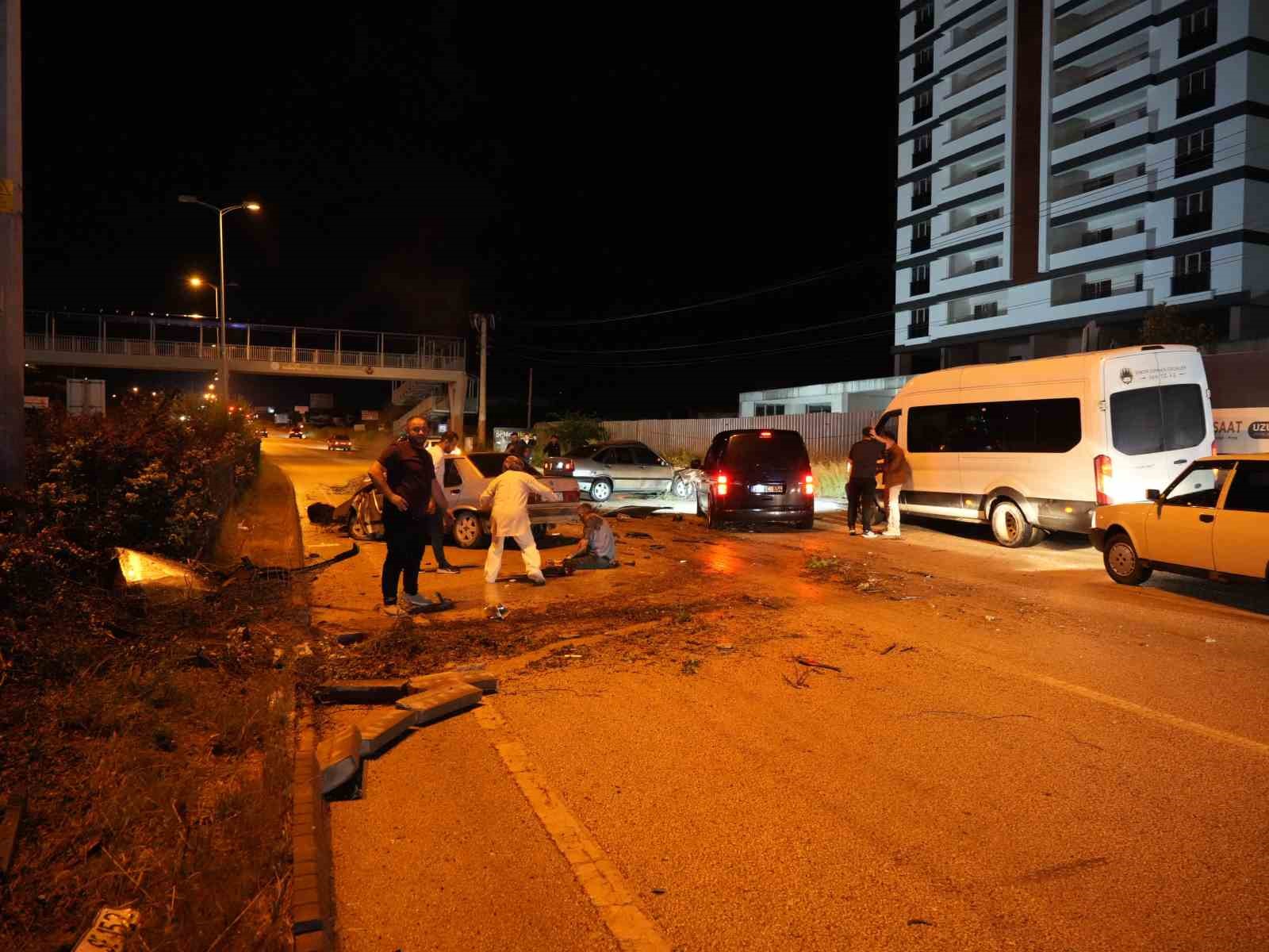 kastamonuda can pazari yaraliyi kurtarmaya calisanlara baska bir arac carpti 6 yarali 2