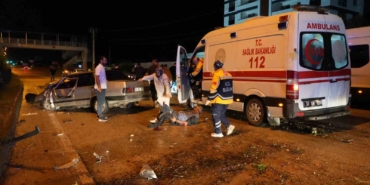 kastamonuda-can-pazari-yaraliyi-kurtarmaya-calisanlara-baska-bir-arac-carpti-6-yarali-gb6N5IDa.jpg