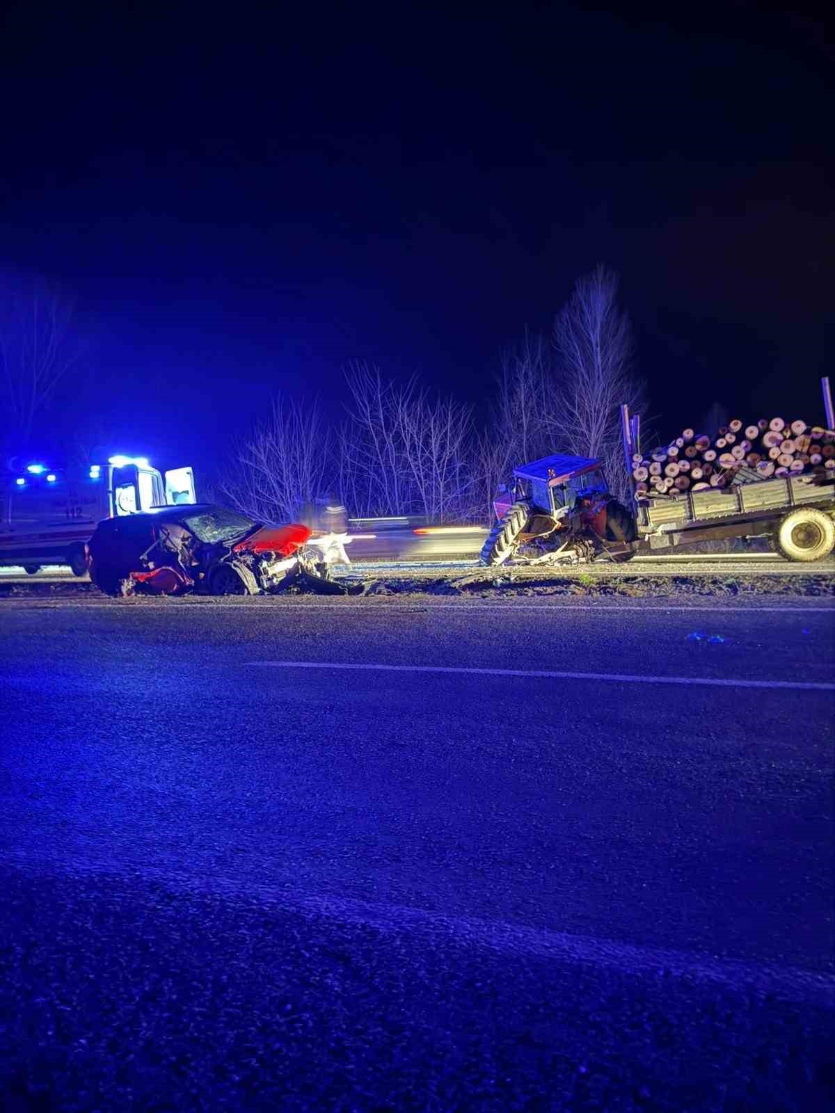 kastamonuda cip ile traktor carpisti 3 yarali 1