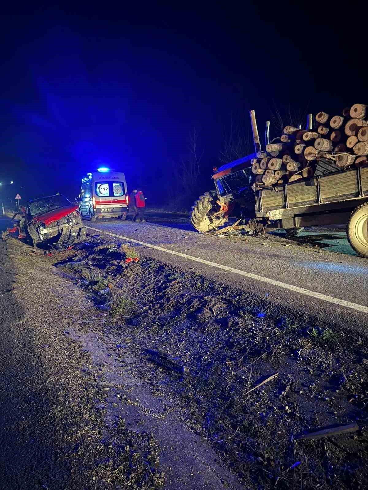 kastamonuda cip ile traktor carpisti 3 yarali 2 4pjzO7ab