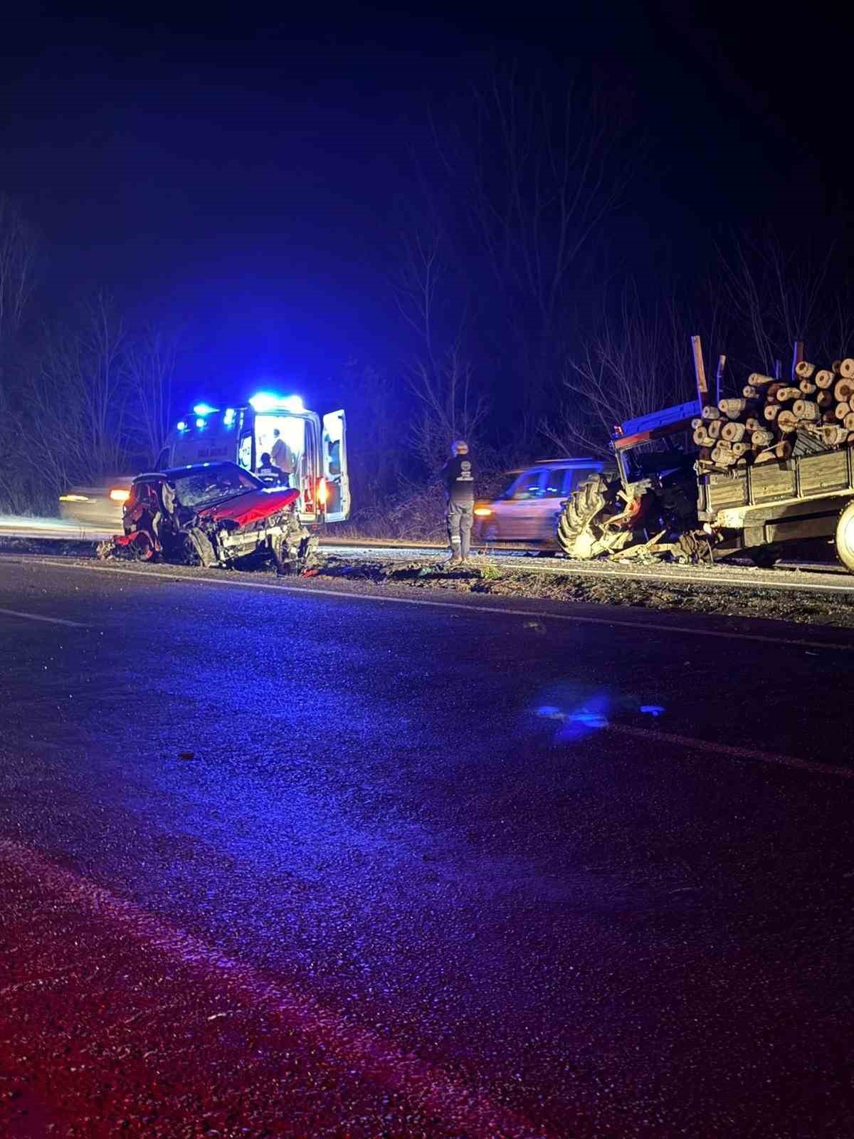 kastamonuda cip ile traktor carpisti 3 yarali 5 Yeu85wPX