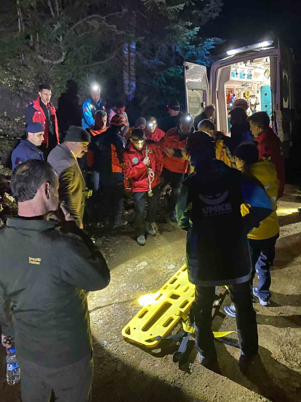 kastamonuda daglik alanda ucurumdan dusen genc icin ekipler seferber oldu 1 9cP573VQ