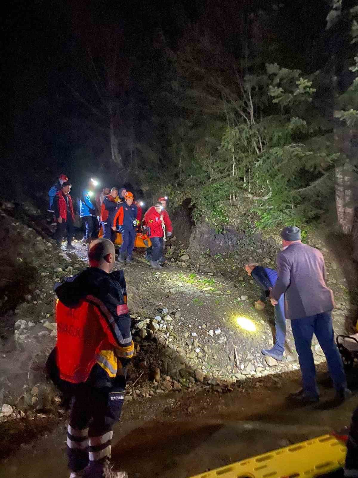 kastamonuda daglik alanda ucurumdan dusen genc icin ekipler seferber oldu 2