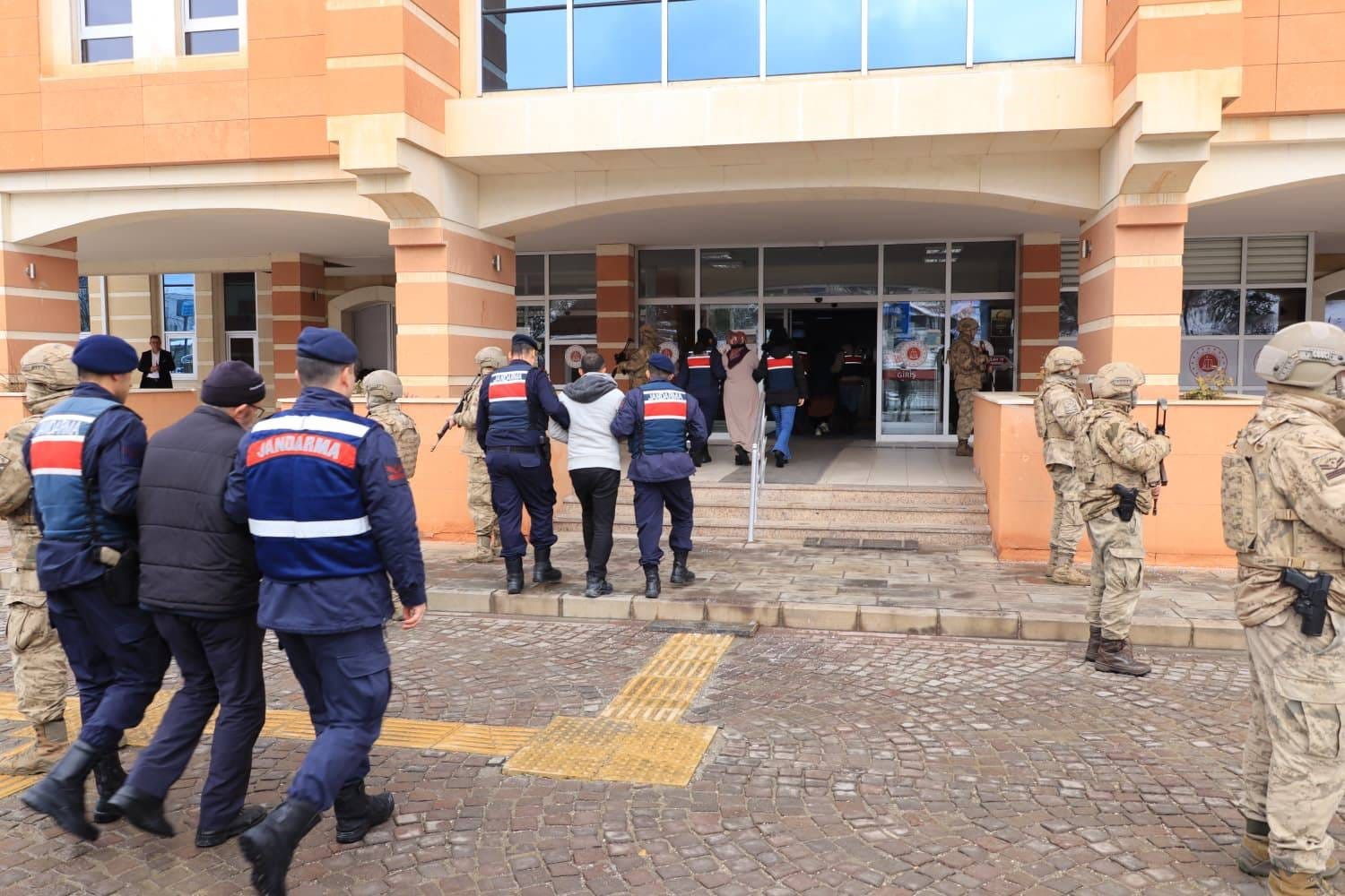 kastamonuda deas operasyonunda gozaltina alinan 2 supheli tutuklandi 3 CMJGcSKN