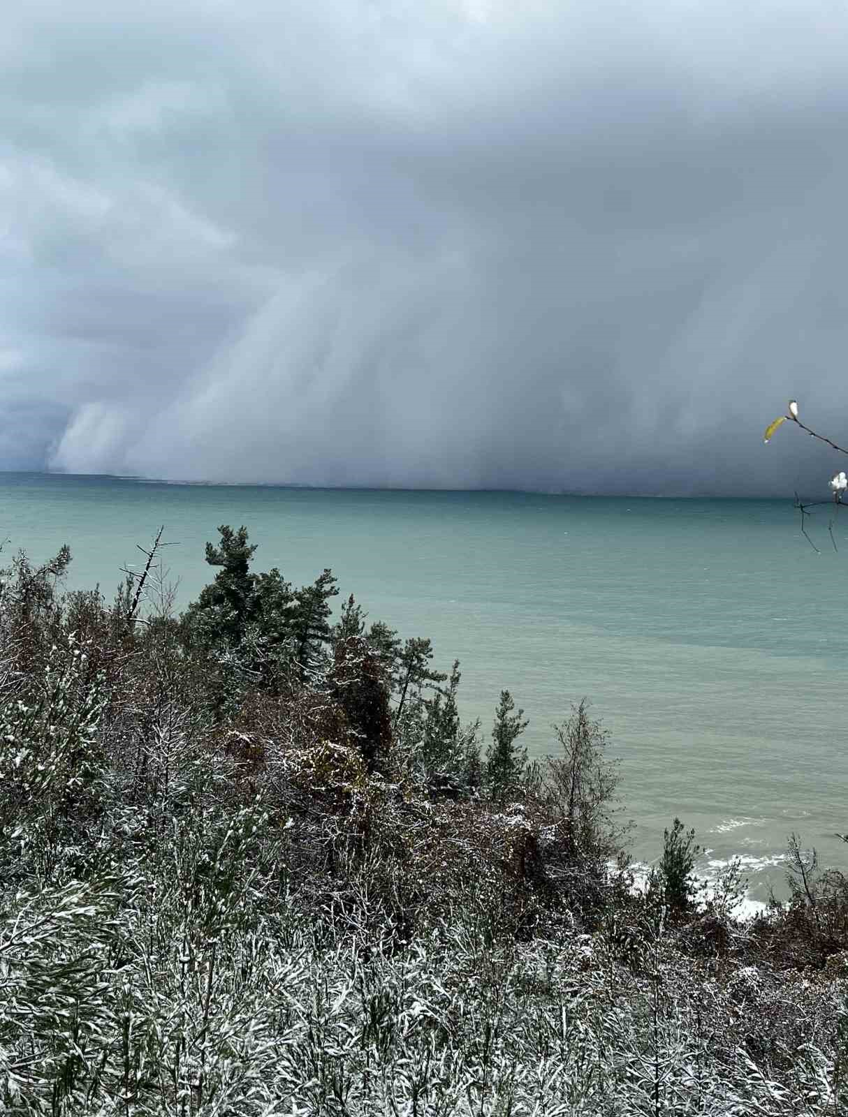 kastamonuda deniz etkili kar yagisi ilginc goruntu olusturdu 1 ek8fktWT