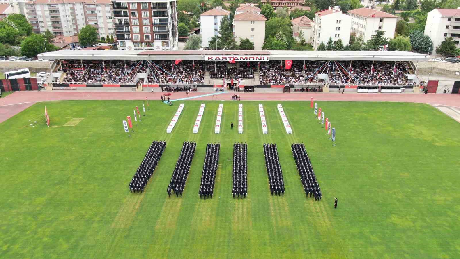 kastamonuda egitimlerini tamamlayan 479 polis adayi torenle mezun oldu 0 BPaDFjVH