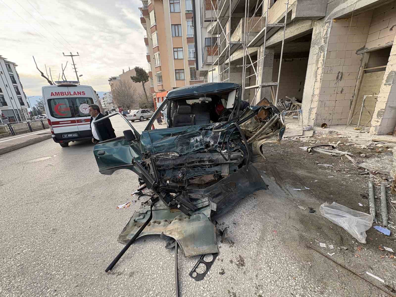 kastamonuda ekmek tasiyan firin araclari carpisti 3 yarali 4 PpJtcsjI