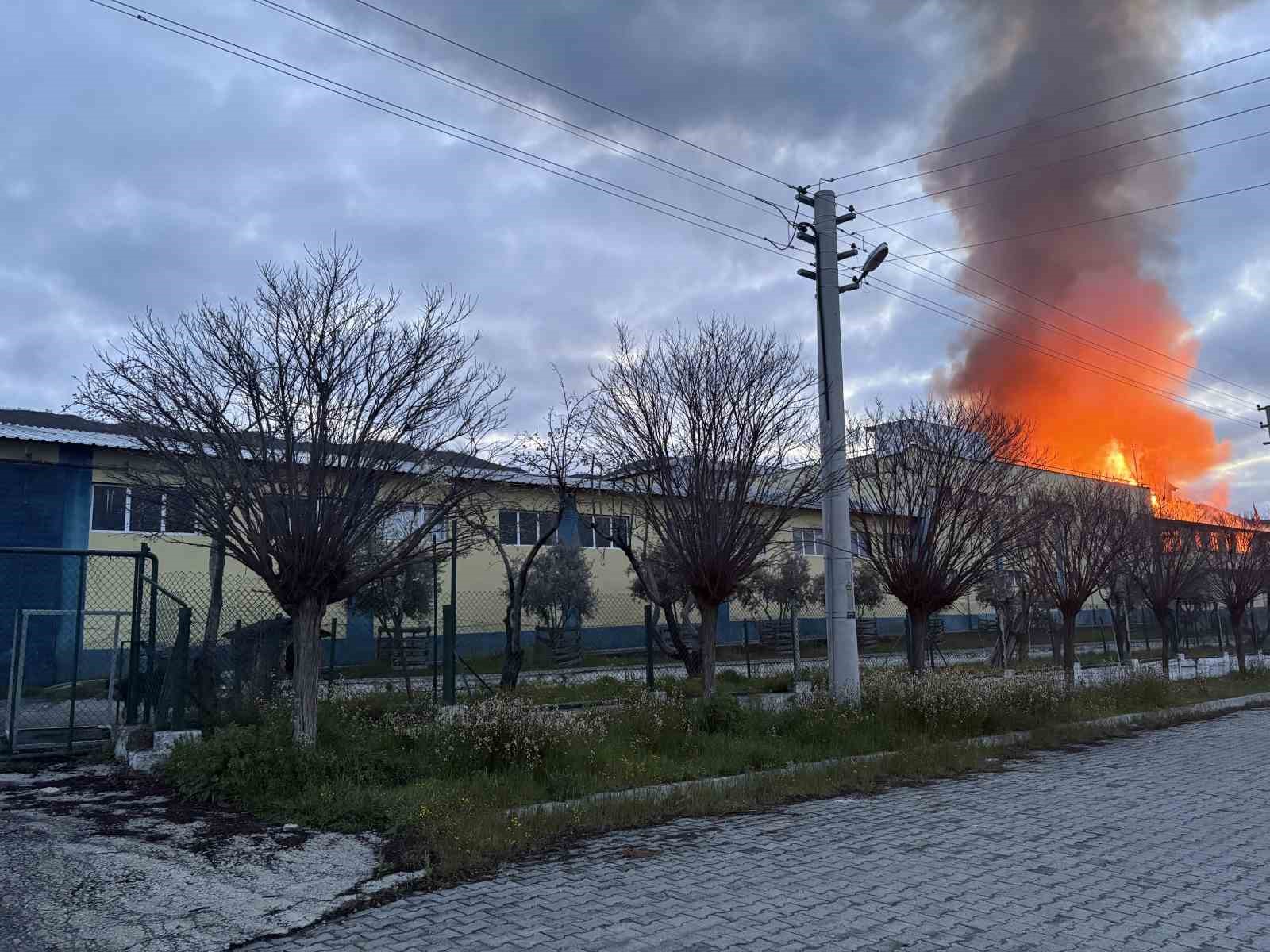kastamonuda fabrika yangini 3 Gfv6XH3k