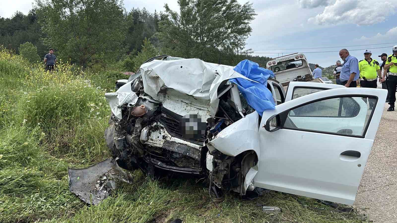 Kastamonu’da feci kaza: İstinat duvarına çarpan otomobildeki 3 kişi öldü, 1 kişi ağır yaralandı 4 kastamonuda feci kaza istinat duvarina carpan otomobildeki 3 kisi oldu 1 kisi agir yaralandi JBBM4Xgk