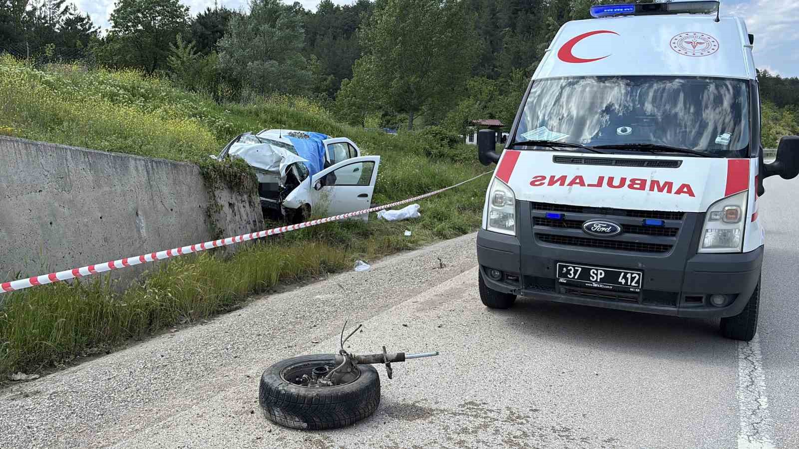 Kastamonu’da feci kaza: İstinat duvarına çarpan otomobildeki 3 kişi öldü, 1 kişi ağır yaralandı 7 kastamonuda feci kaza istinat duvarina carpan otomobildeki 3 kisi oldu 1 kisi agir yaralandi JCWGbYEI