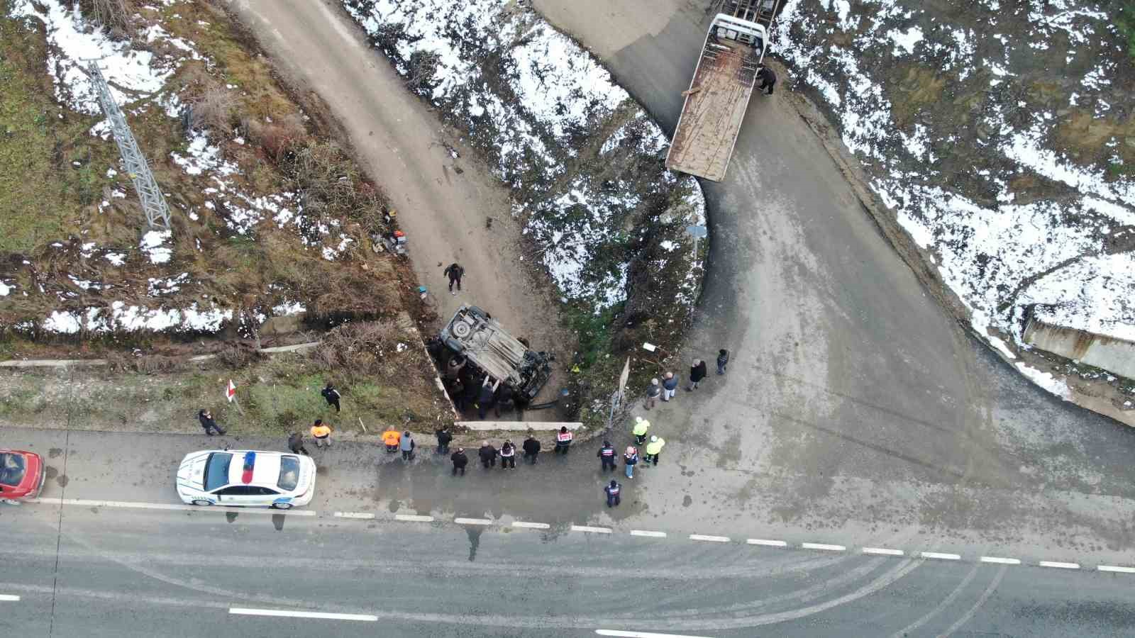 kastamonuda hafif ticari arac sarampole uctu 1 olu 3