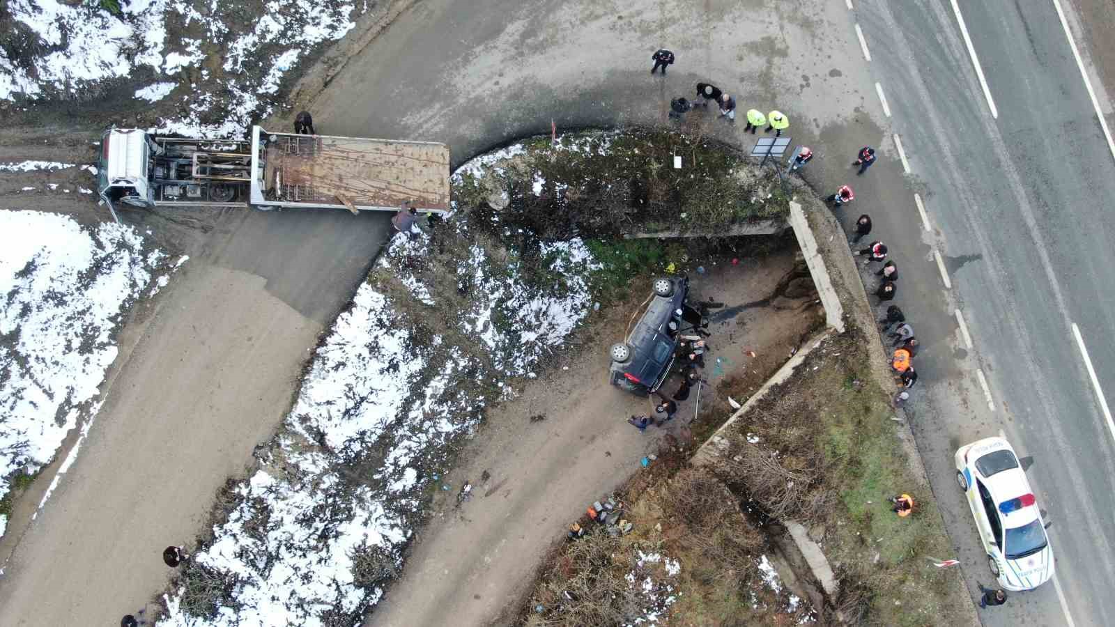kastamonuda hafif ticari arac sarampole uctu 1 olu 5 aPdJBnLZ