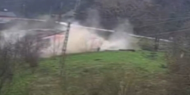 kastamonuda-heyelan-sebebiyle-tahliye-edilen-ev-coktu-o-anlar-kamerada-eAvjswBl.jpg