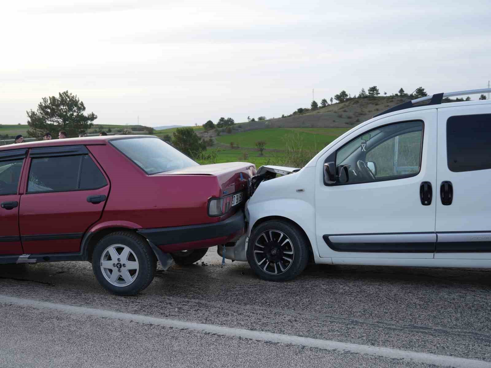 Kastamonu’da iki ayrı trafik kazasında 6 kişi yaralandı 6 kastamonuda iki ayri trafik kazasinda 6 kisi yaralandi 2 iebthf9I