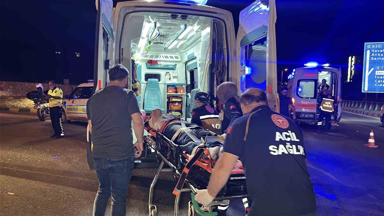 kastamonuda iki otomobil carpisti 4 yarali 1 ep7JPv8A