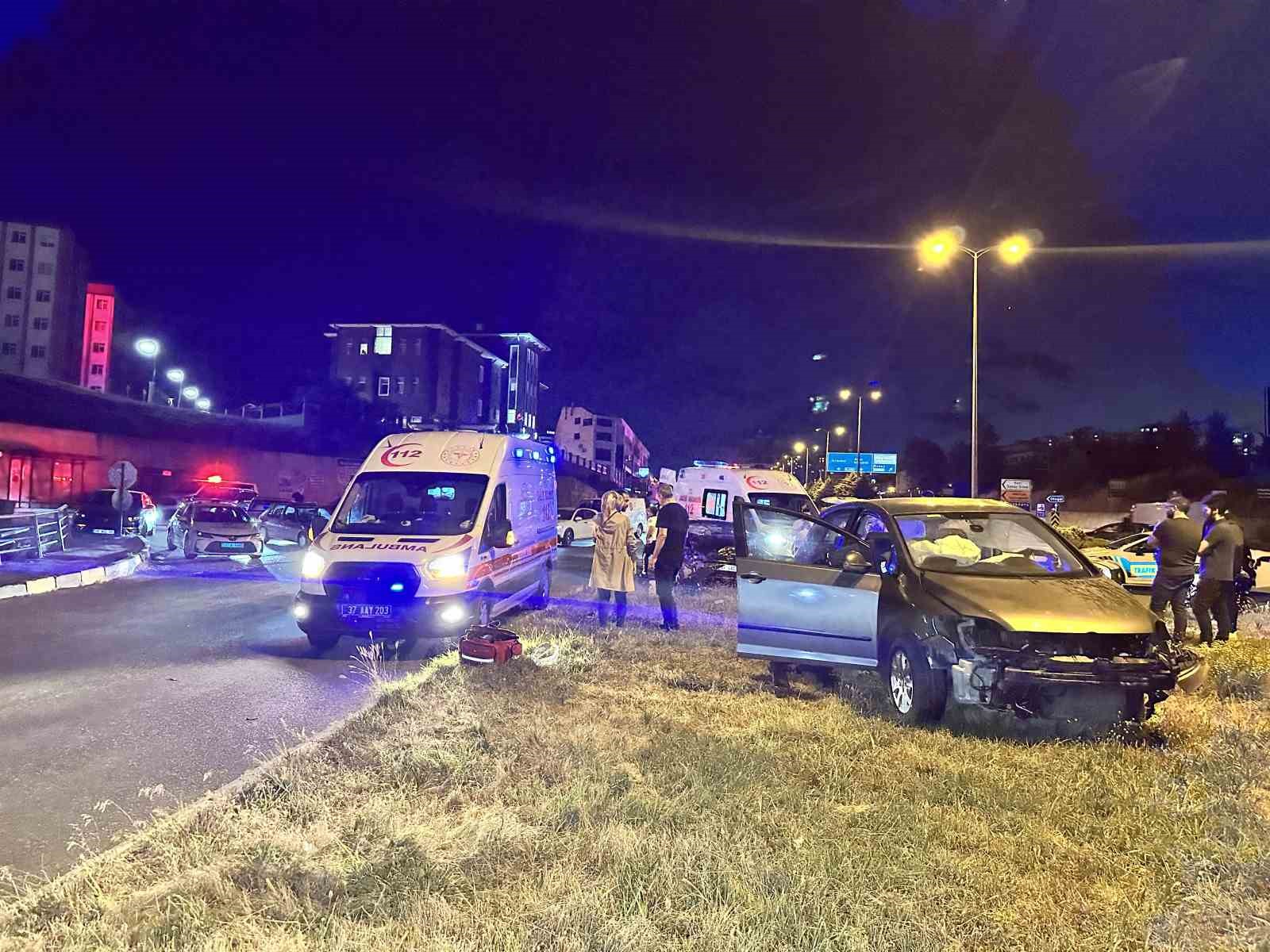 kastamonuda iki otomobil carpisti 4 yarali 2 D82klkXm