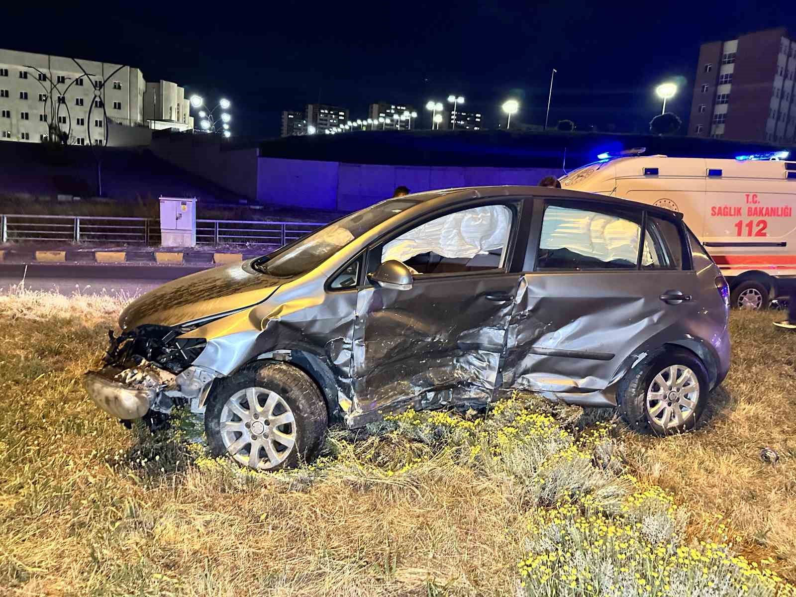 kastamonuda iki otomobil carpisti 4 yarali 4 Eg4J5aBF