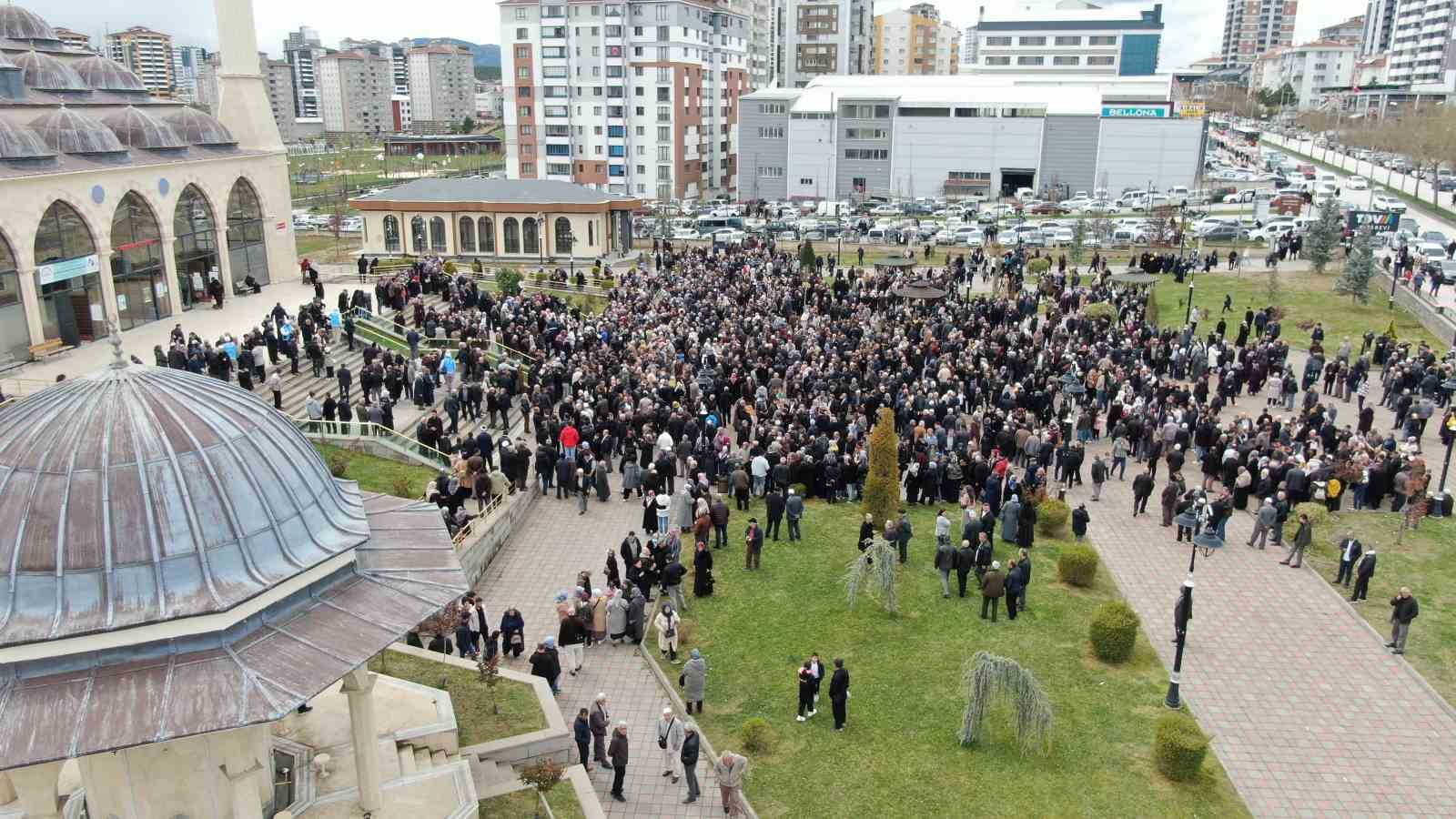 Kastamonu’da ilk hac kafilesi kutsal topraklara uğurlandı 8 kastamonuda ilk hac kafilesi kutsal topraklara ugurlandi 4 QlGJayg3