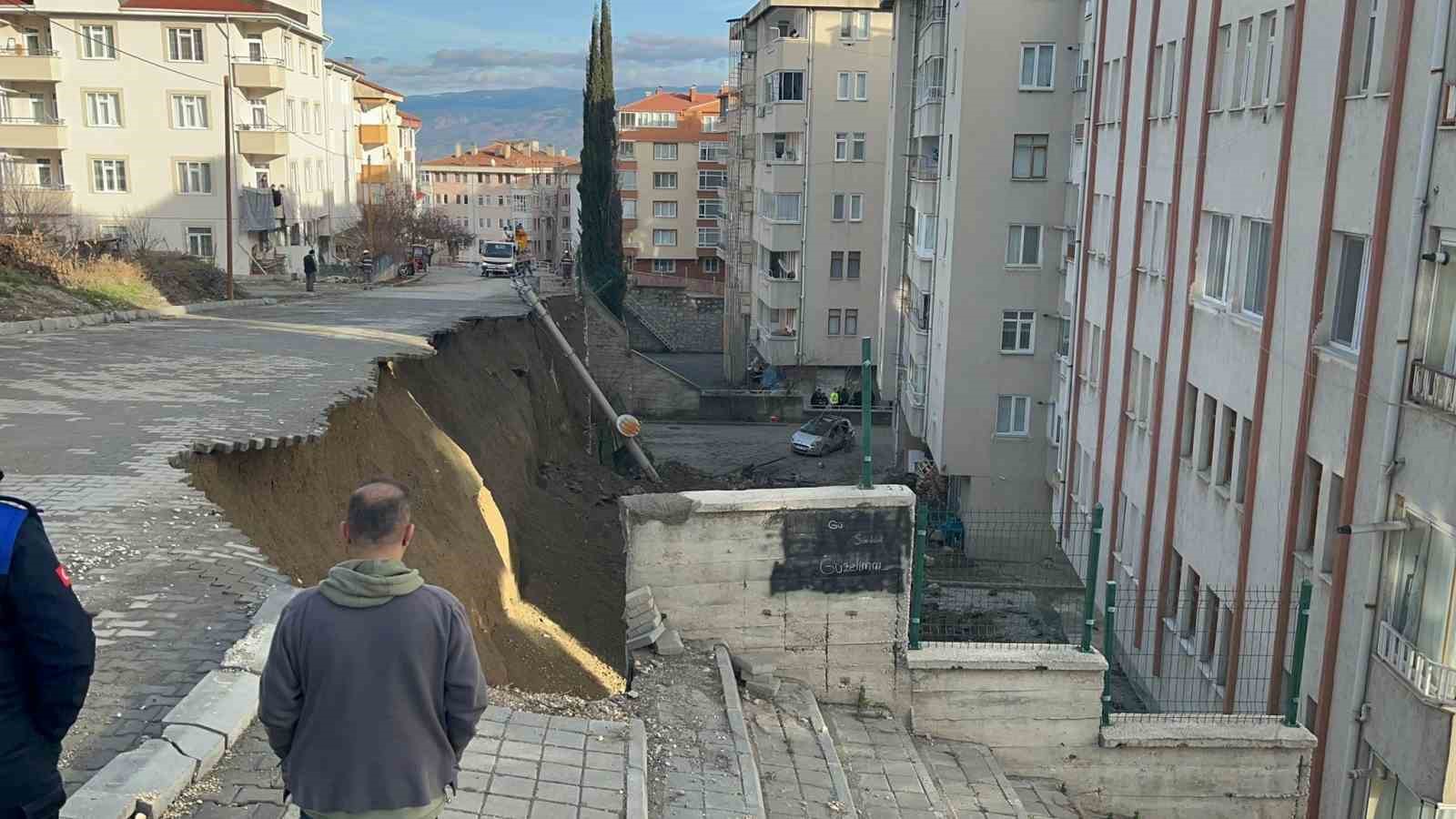 kastamonuda istinat duvari coktu 7 arac zarar gordu 1