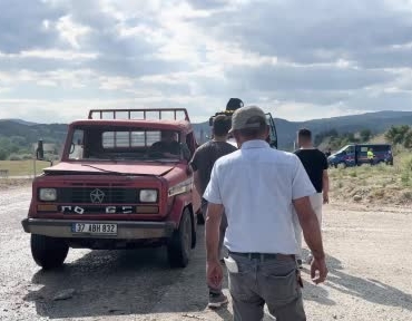 kastamonuda-kamyonetle-carpisan-otomobil-yandi-3nE26m2K.jpg