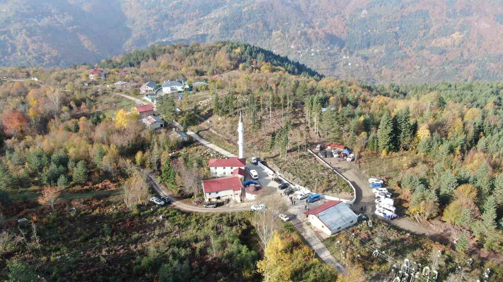 Kastamonu’da kayıp anne ile oğlunu arama çalışmaları devam ediyor 12 kastamonuda kayip anne ile oglunu arama calismalari devam ediyor 8 8TtSJZKY