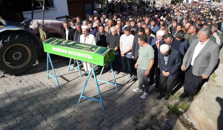 kastamonuda-kayip-diye-aranirken-olu-bulunan-imam-hatip-balikesirde-topraga-verildi-PdkRjGz1.jpg