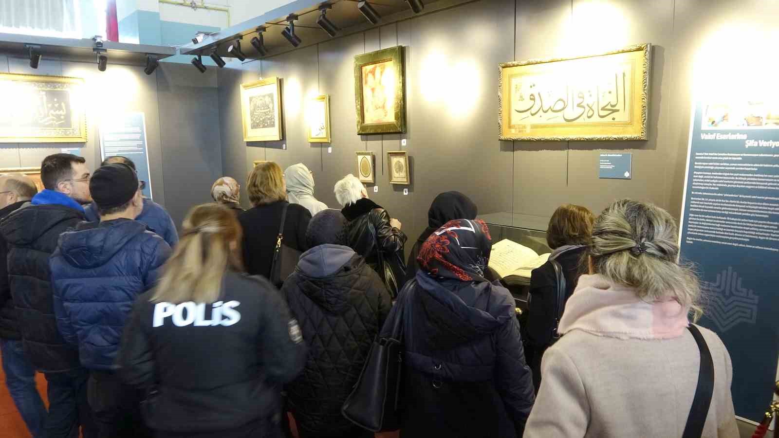 Kastamonu’da kutsal emanetlere yoğun ilgi: 1 günde 10 bin kişi ziyaret etti 15 kastamonuda kutsal emanetlere yogun ilgi 1 gunde 10 bin kisi ziyaret etti 11 1rp29hfE